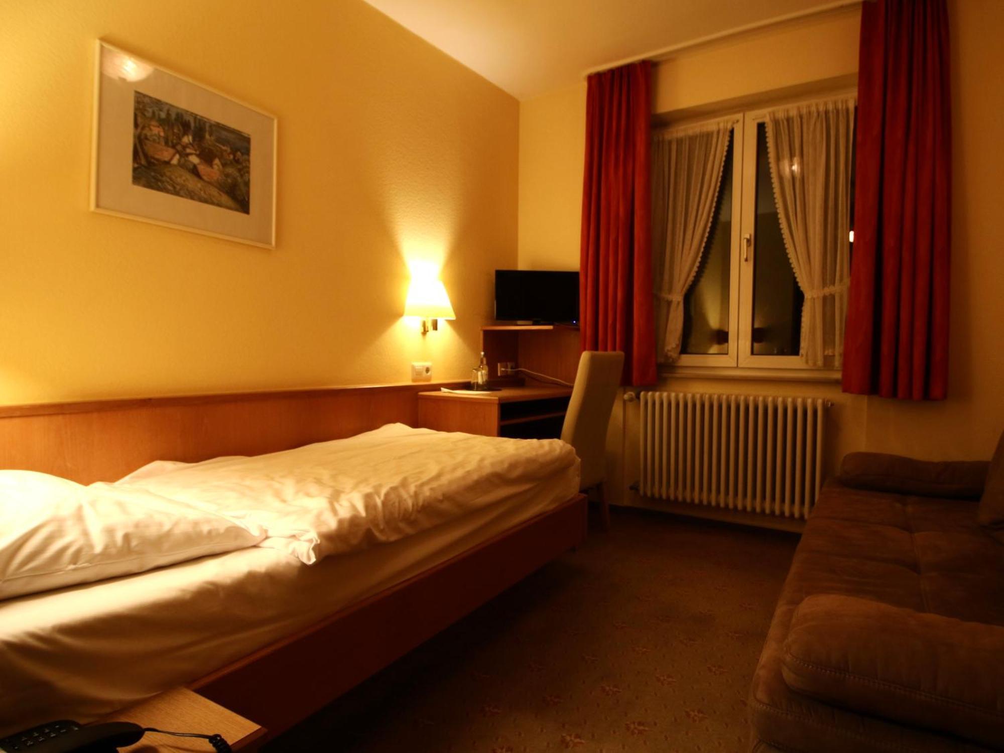 Hotel Gasthof Baeren Вайнгартен Экстерьер фото