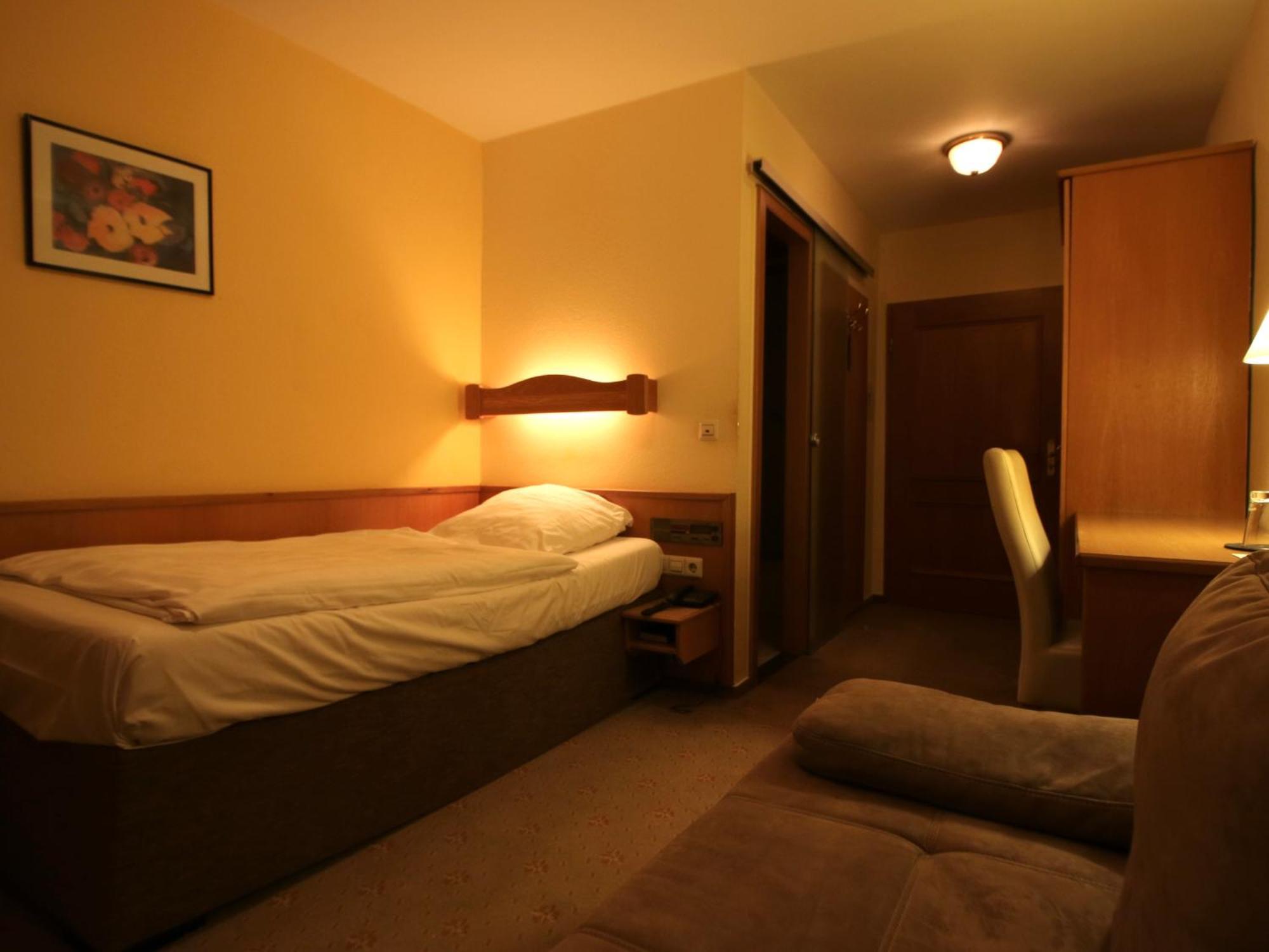 Hotel Gasthof Baeren Вайнгартен Экстерьер фото