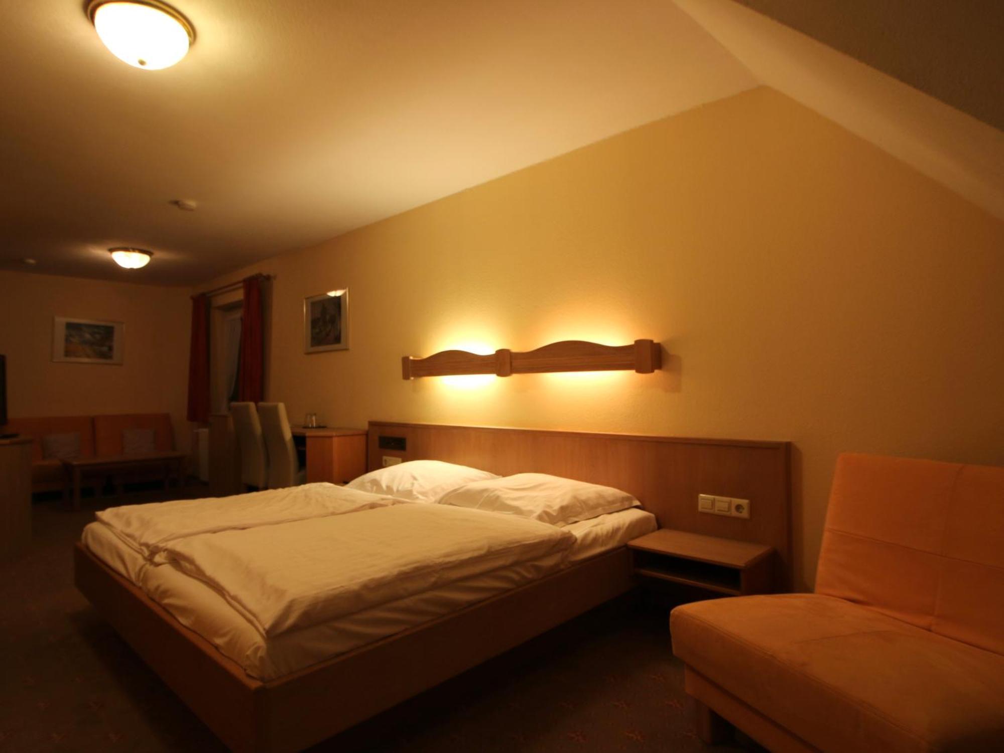 Hotel Gasthof Baeren Вайнгартен Экстерьер фото